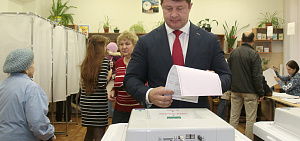 Мэр города Владимир Слепцов проголосовал на выборах