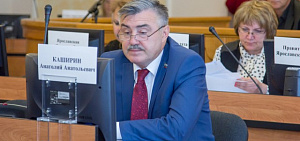 Анатолий Каширин получил удостоверение депутата муниципалитета