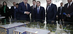 Губернатору Ярославской области и министру строительства РФ представили 3D-макет волейбольного центра