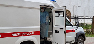 Около ТЦ в Ярославле скопилась очередь на вакцинацию