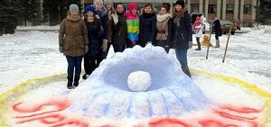 К юбилею области в Красноперекопском районе Ярославля появился «снежный торт»