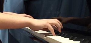 Школы искусств Ярославля получили новые фортепиано