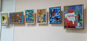 В ярославской детской больнице открылась выставка работ Дарьи Чиркуновой «Все только начинается!» 